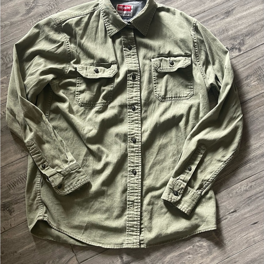Wrangler Premium Quality mens longsleeve button down shirt. S